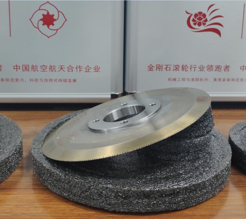 金剛石滾輪的種類有哪些？生產(chǎn)加工應注意哪些？華菱一篇文章告訴你